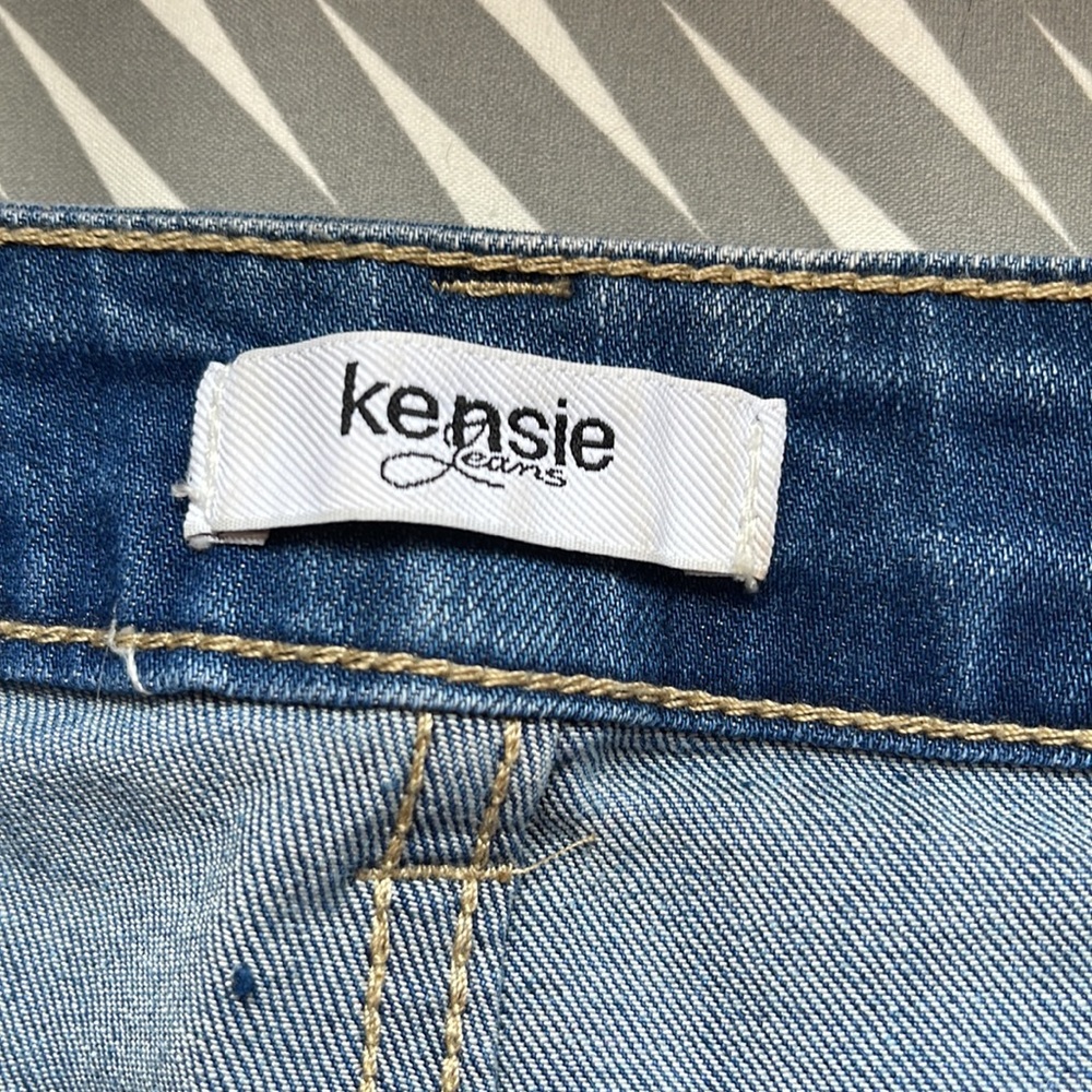Distressed Mid-Rise Cut Off Jeans By Kensie Jeans 8/29 STRETCHY NWOT - Picture 8 of 14